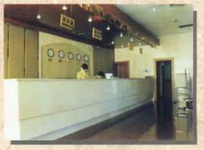 專業(yè)細(xì)節(jié)彰顯服務(wù)品質(zhì)——長(zhǎng)城大飯店總服務(wù)臺(tái)與通啟大理石廠的禮儀服務(wù)實(shí)踐